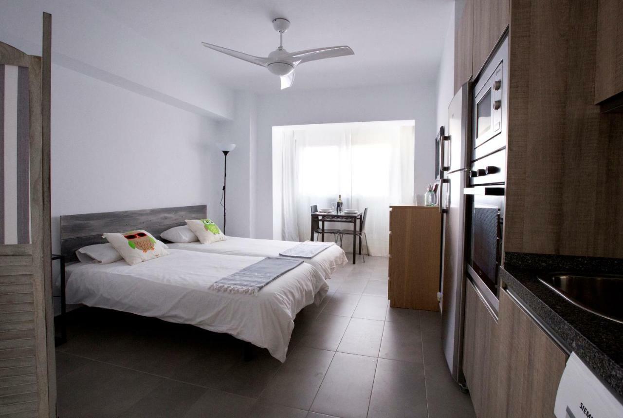 Apartamento Malagueta Beach 10 Malaga Exterior photo